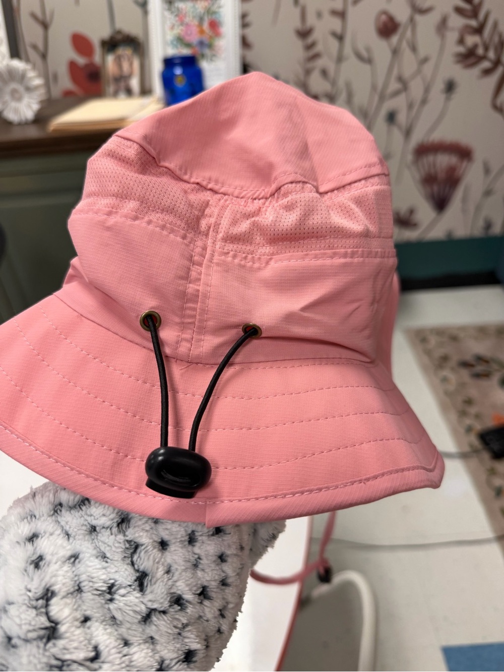 Women’s Pink Sun Hat with Adjustable Chin Cord